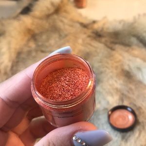 Mac reflects copper pigment